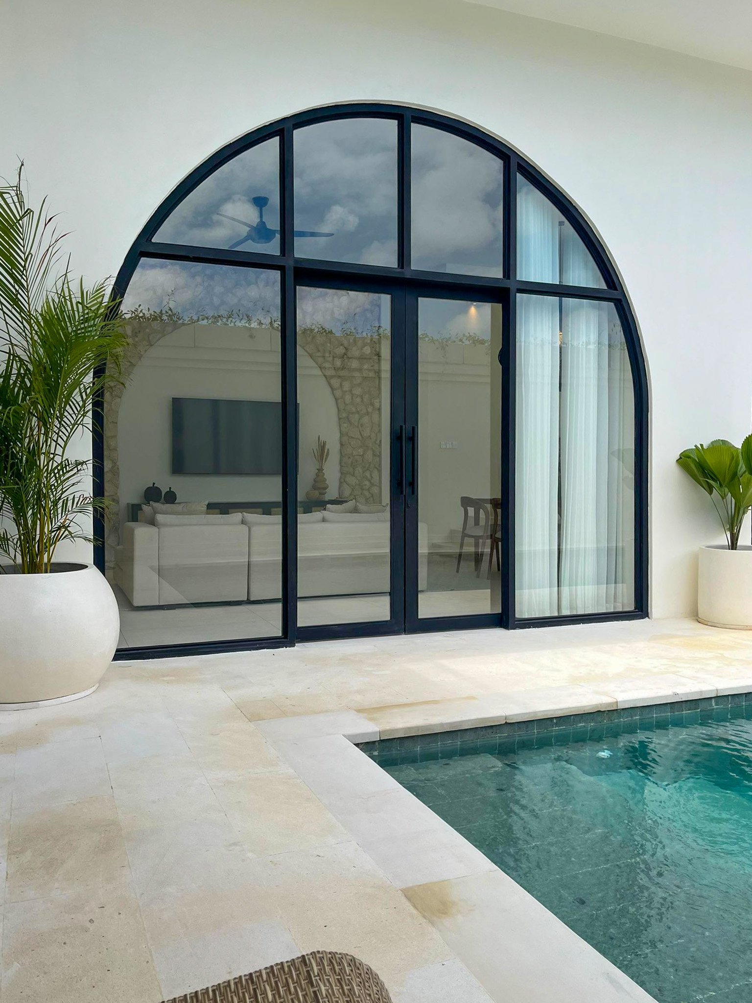 Exclusiva Villa Freehold de 4 Dormitorios en Ungasan con Vistas Panorámicas al GWK — imagen 18