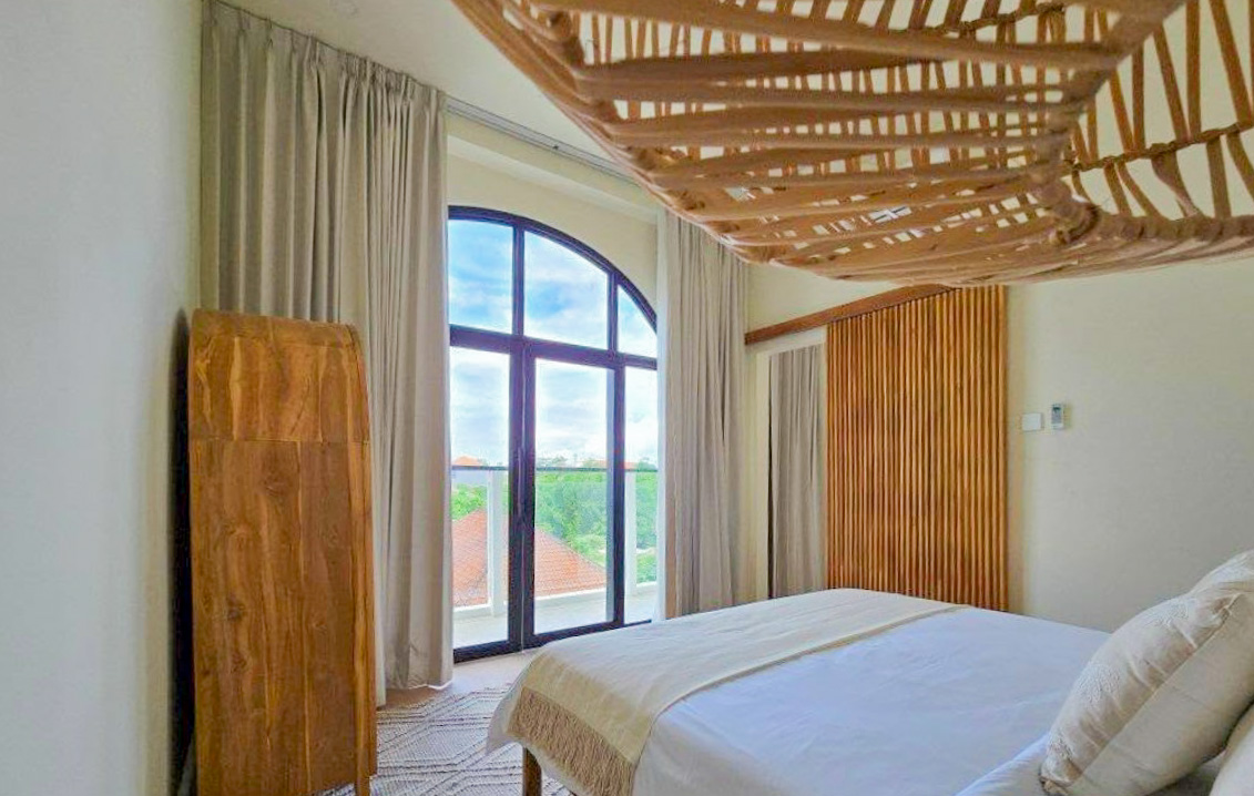 Exclusiva Villa Freehold de 4 Dormitorios en Ungasan con Vistas Panorámicas al GWK — imagen 34