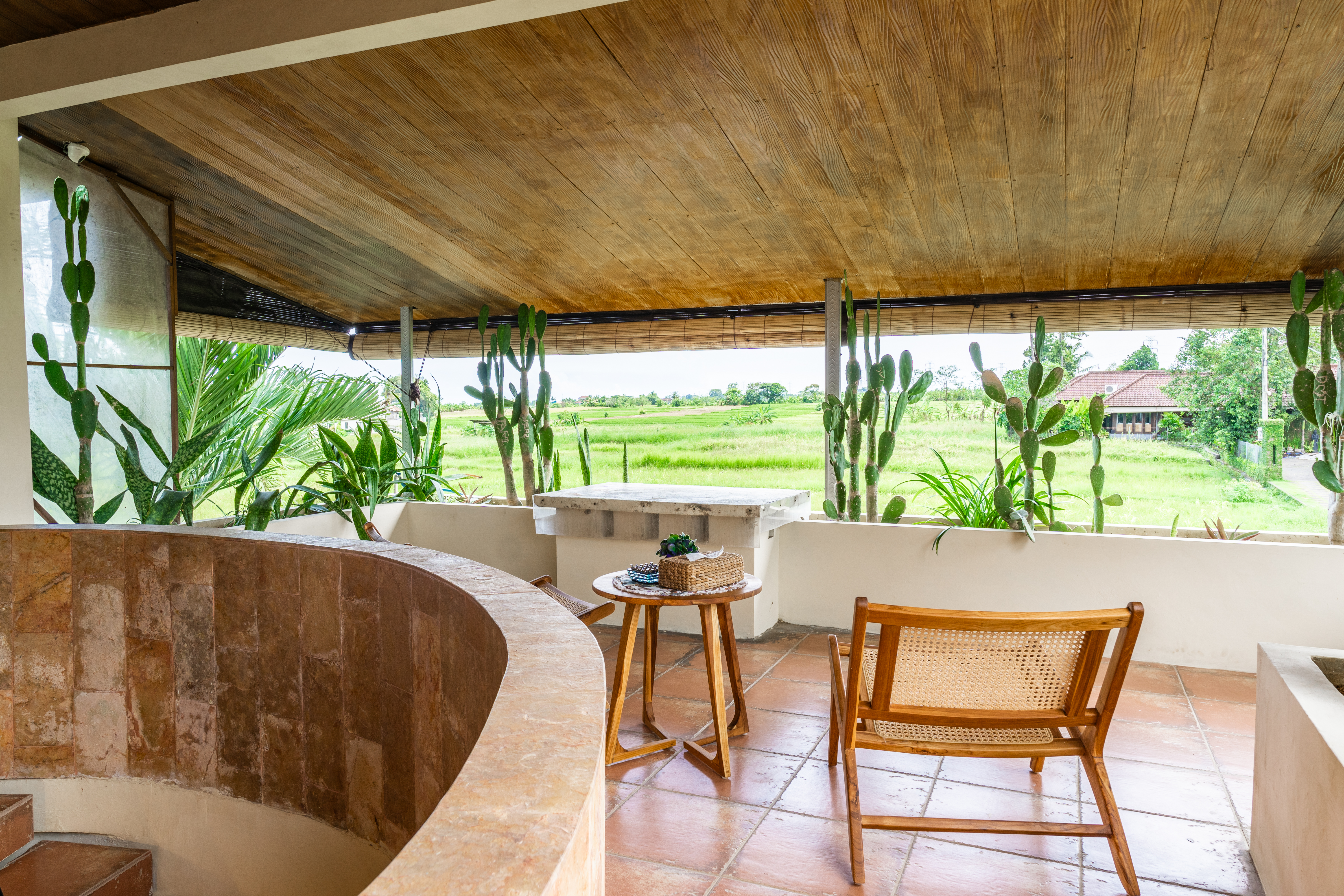 Amplia Villa de 5 Dormitorios con Vistas al Atardecer y Arrozales en Kaba-Kaba — imagen 28