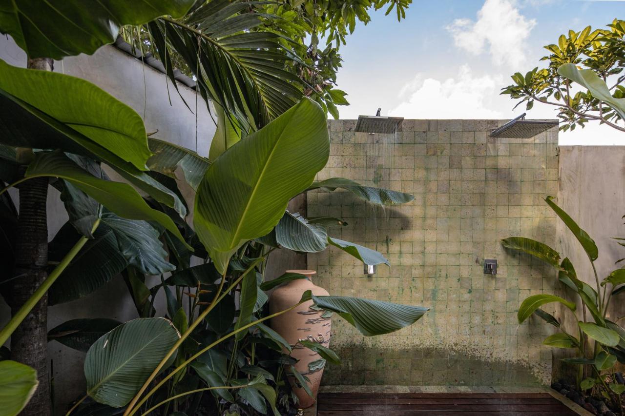 Lujosa Villa en Umalas: Serenidad Moderna a Minutos de Canggu y Seminyak — imagen 13