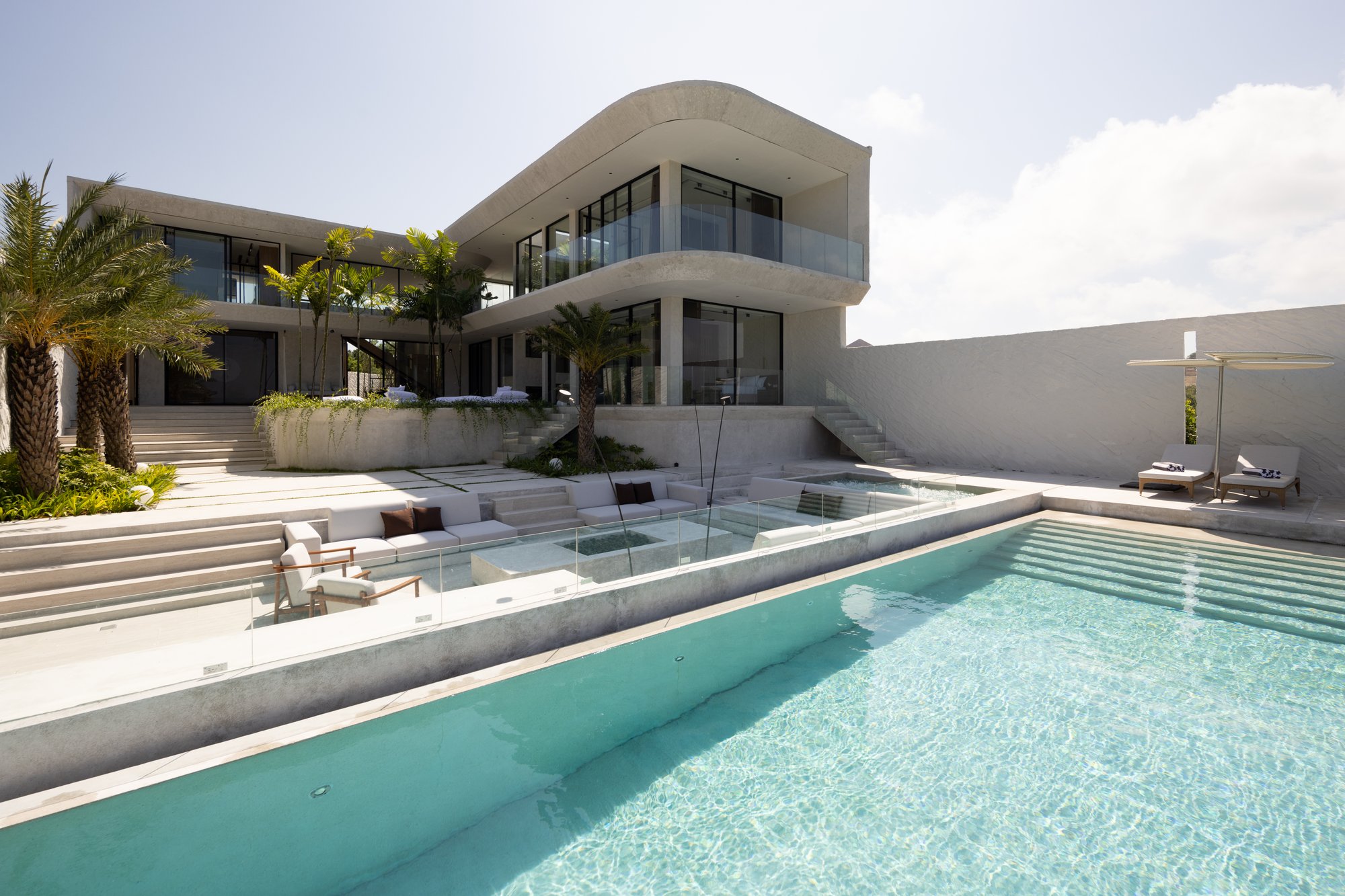 Villa de Lujo en Venta en Ubicación Premium en Uluwatu — imagen 3