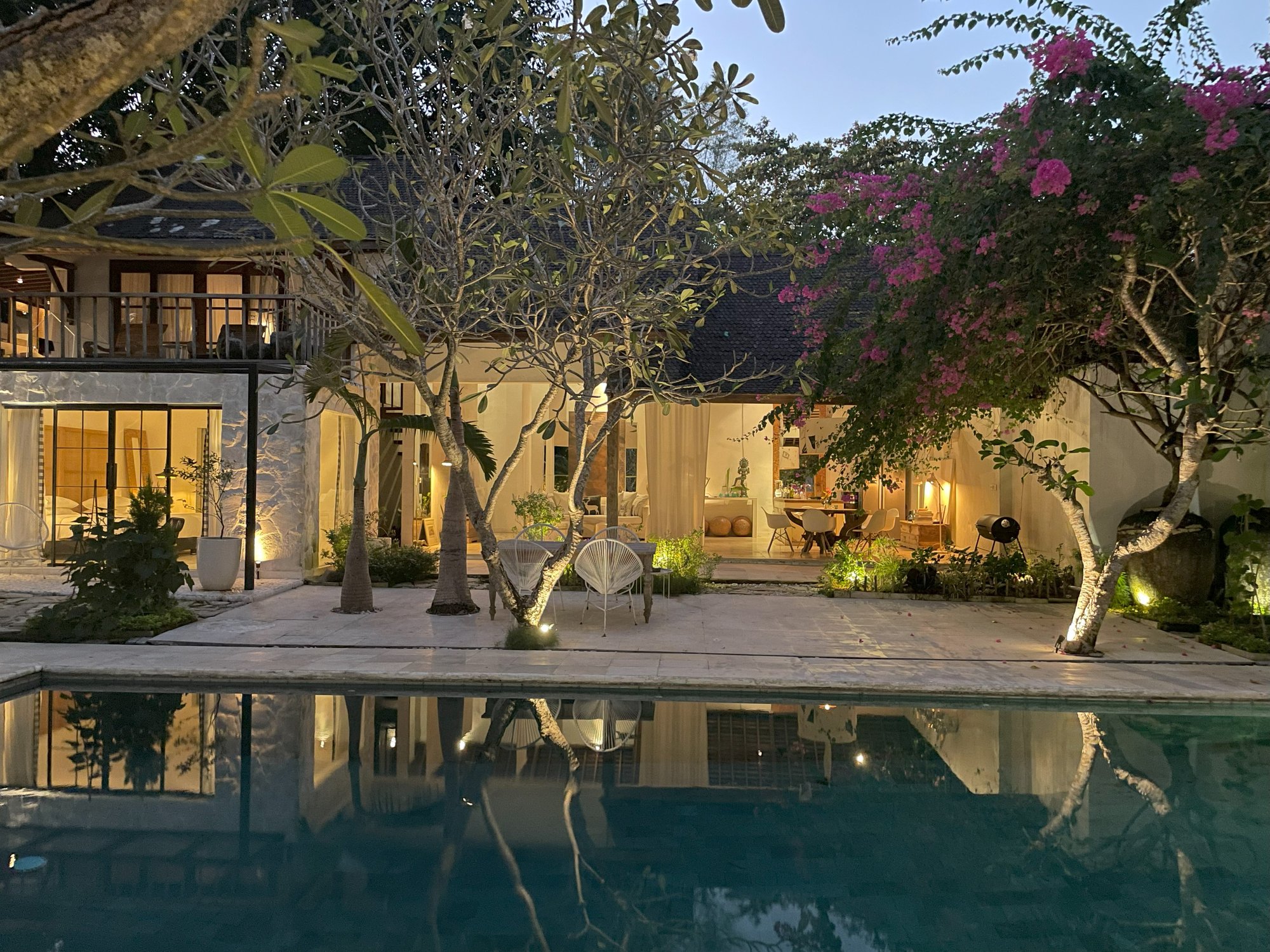 Refugio Tranquilo a Orillas del Río: Tres Villas en el Corazón de Canggu — imagen 5