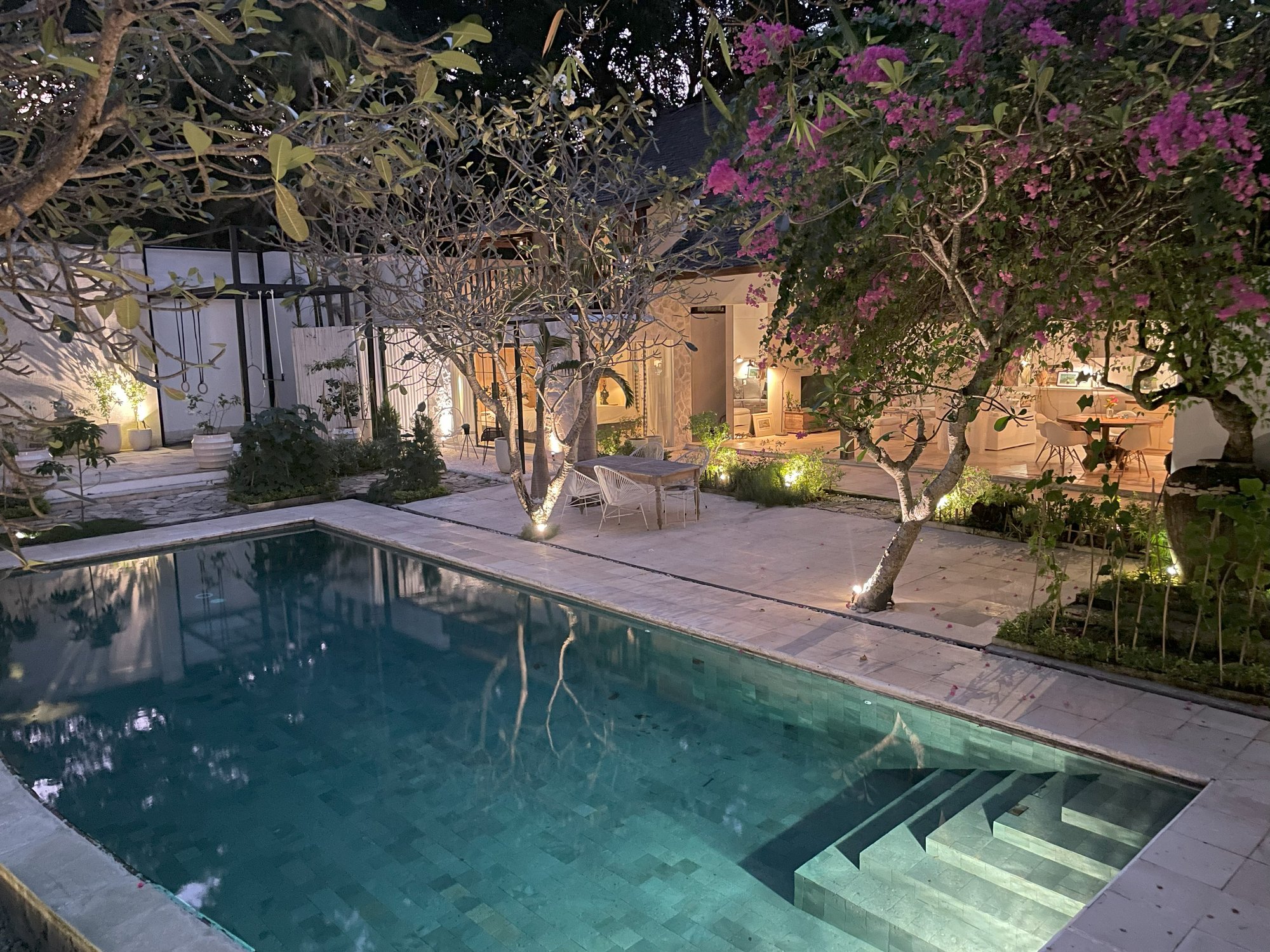Refugio Tranquilo a Orillas del Río: Tres Villas en el Corazón de Canggu — imagen 9