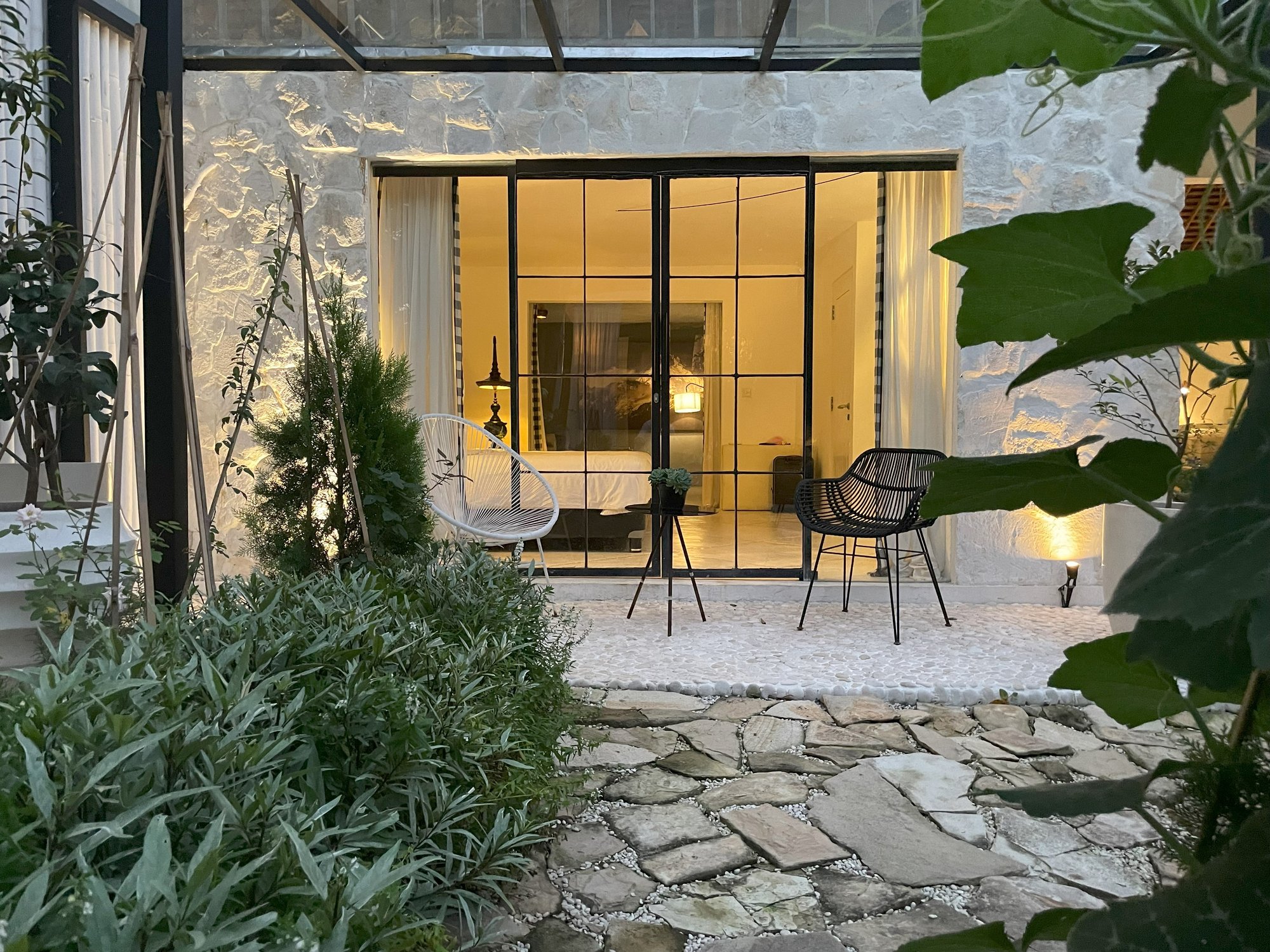 Refugio Tranquilo a Orillas del Río: Tres Villas en el Corazón de Canggu — imagen 10