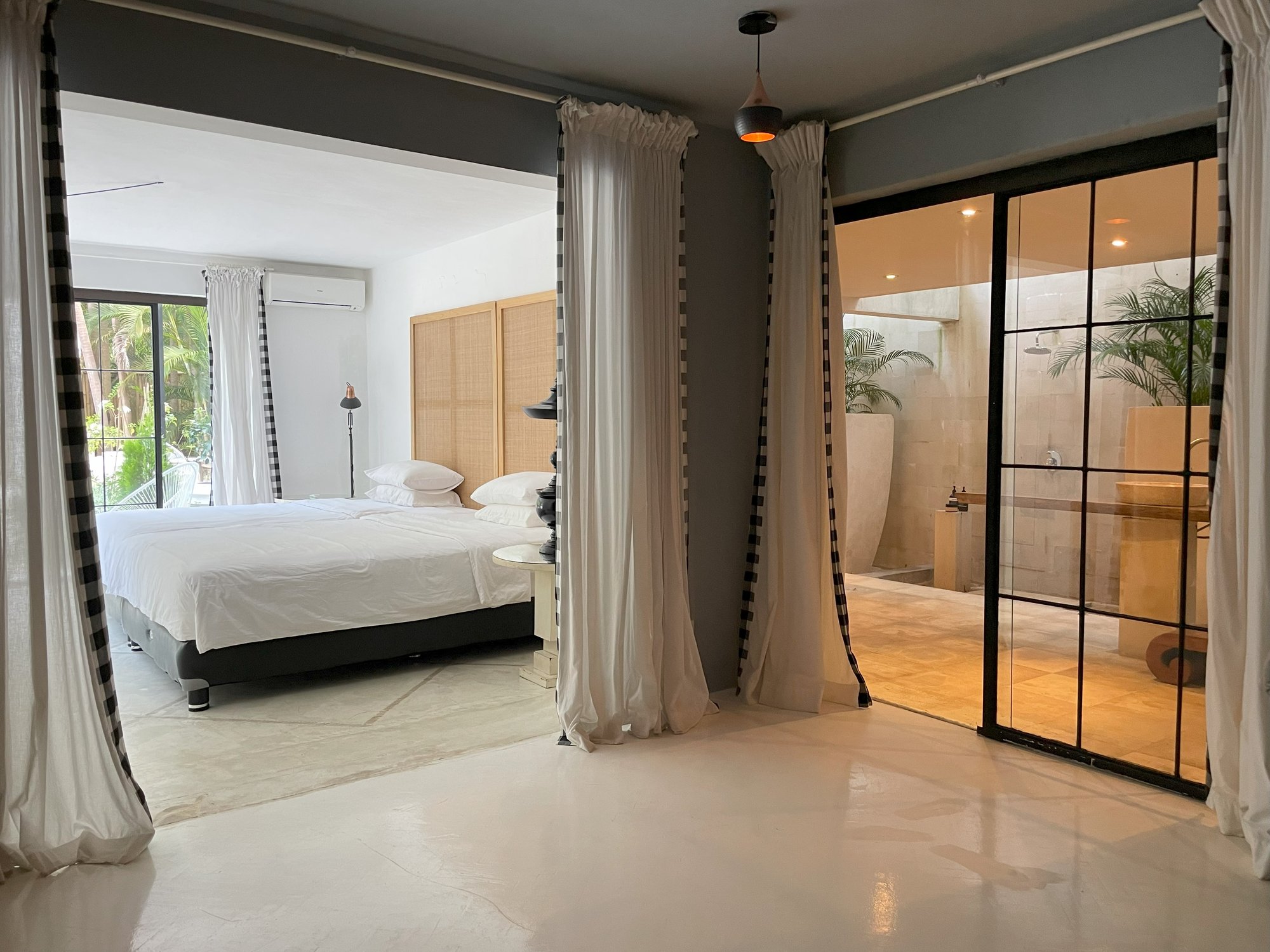 Refugio Tranquilo a Orillas del Río: Tres Villas en el Corazón de Canggu — imagen 11