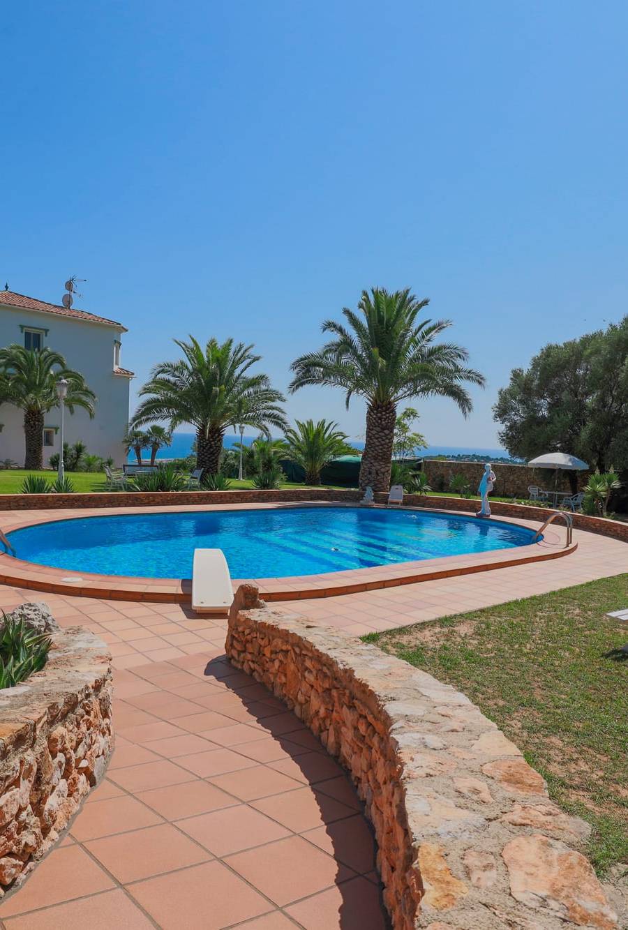 Villa Exclusiva con Vistas Panorámicas en Tarragona — imagen 8