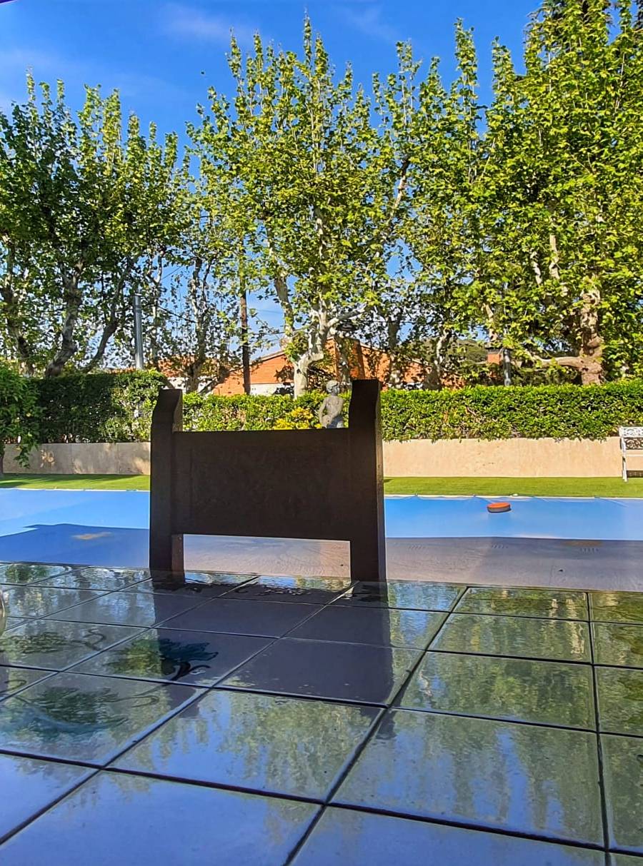 Exclusiva Villa de Estilo Inglés con Piscina Privada y Vistas al Mar - Barcelona — imagen 22