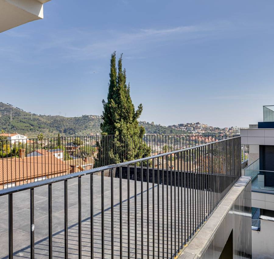 Villa de Vanguardia en Sant Just Desvern: Tecnología, Privacidad y Diseño — imagen 37