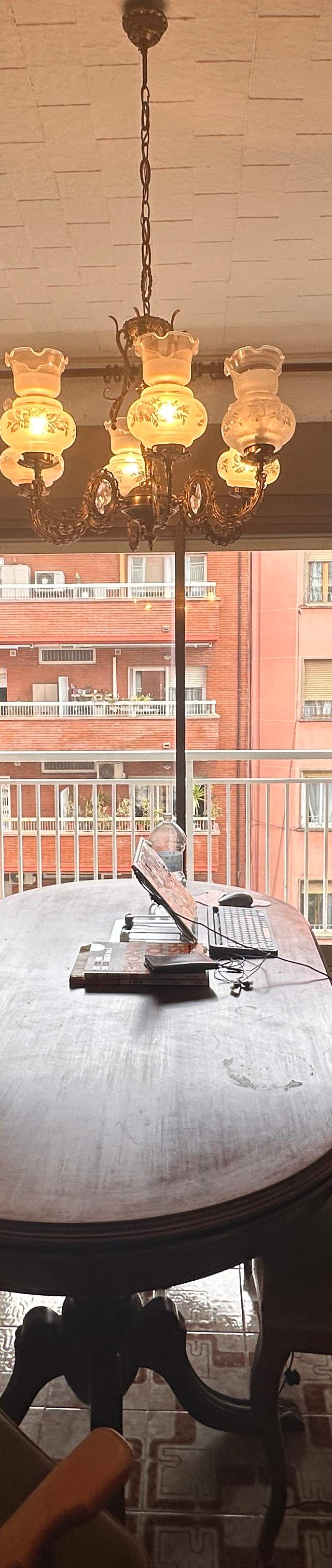 PISO LUMINOSO Y ESPACIOSO PISO DE 4 DORMITORIOS — imagen 2