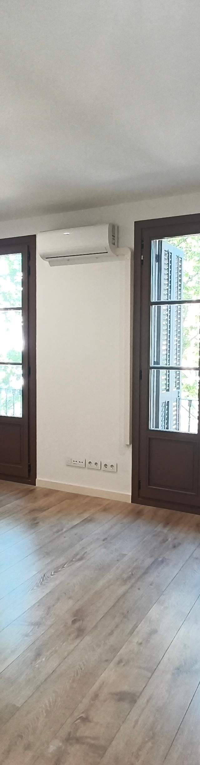 PISO REFORMADO EN SANT ANTONI - BARCELONA