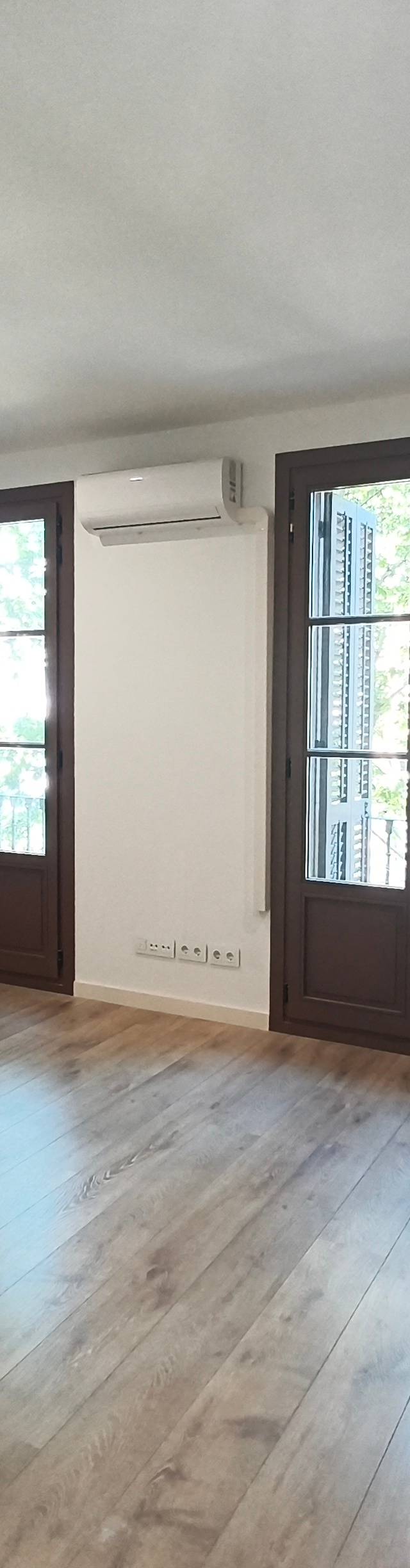 PISO REFORMADO EN SANT ANTONI - BARCELONA