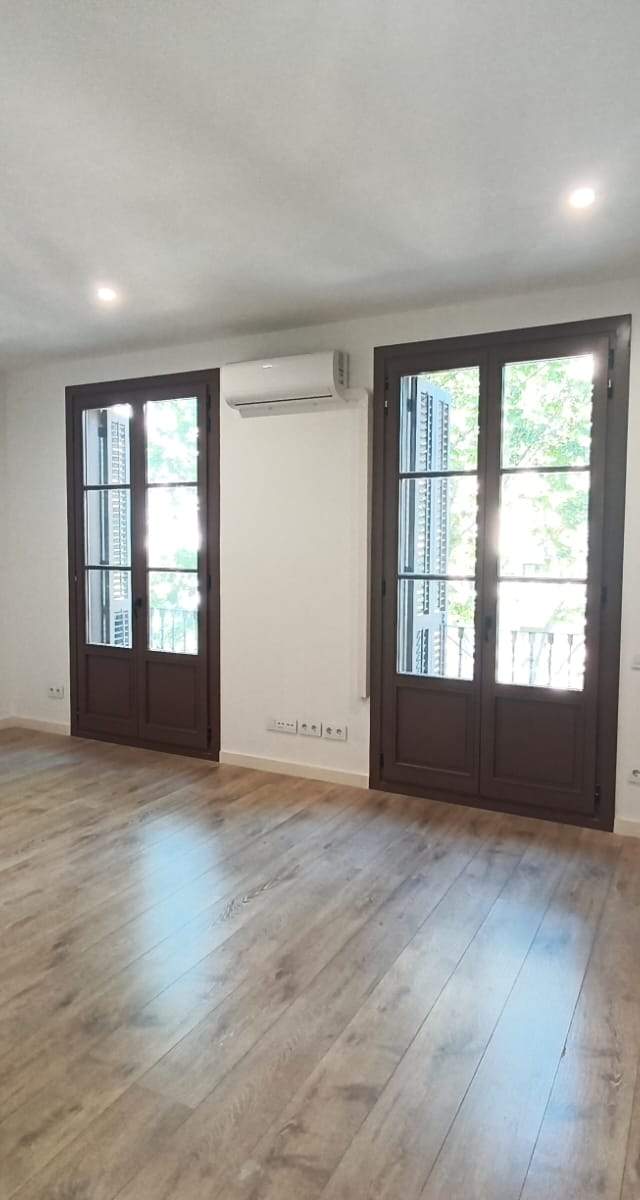 PISO REFORMADO EN SANT ANTONI - BARCELONA — imagen 4
