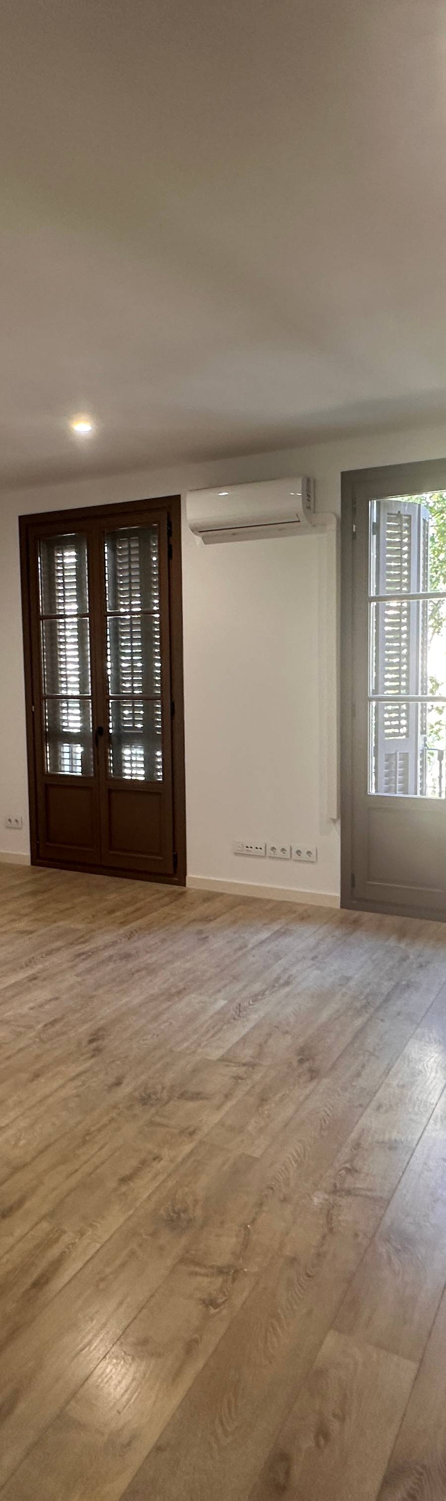 PISO REFORMADO EN SANT ANTONI - BARCELONA — imagen 12