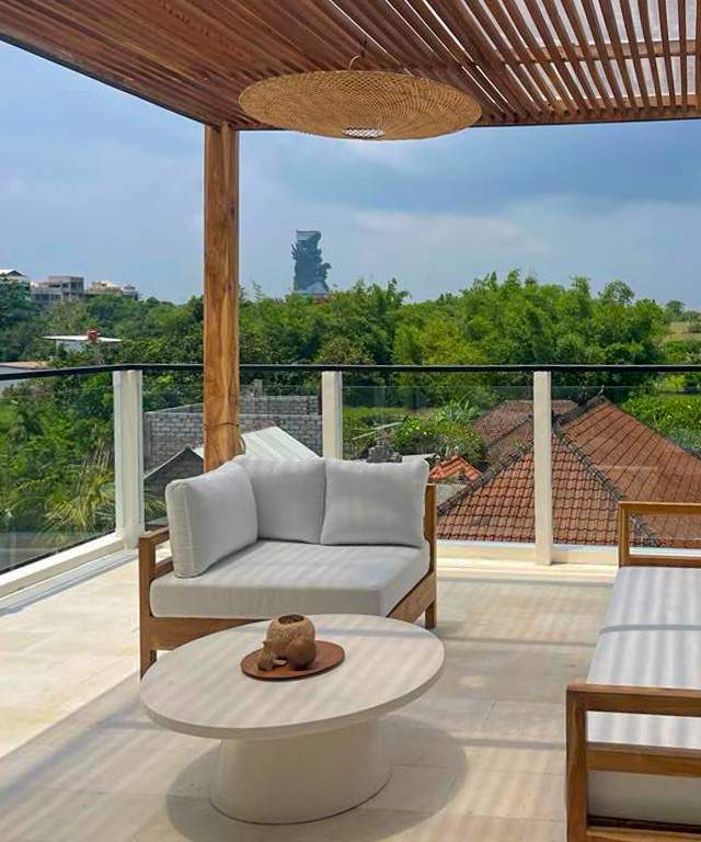Exclusiva Villa Freehold de 4 Dormitorios en Ungasan con Vistas Panorámicas al GWK
