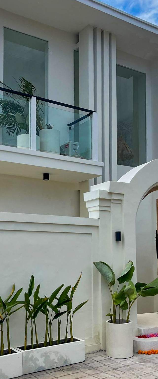 Exclusiva Villa Freehold de 4 Dormitorios en Ungasan con Vistas Panorámicas al GWK — imagen 3