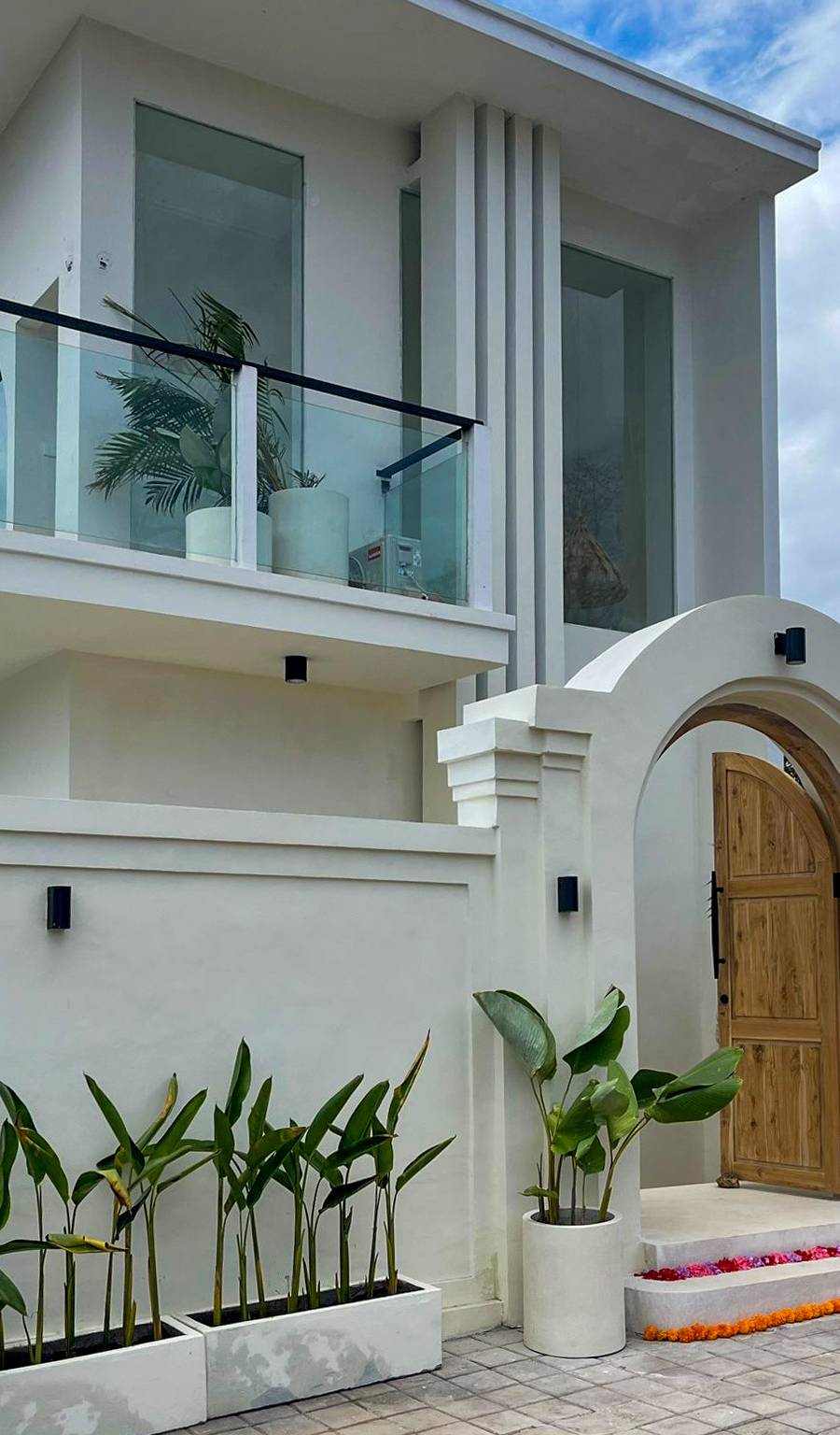 Exclusiva Villa Freehold de 4 Dormitorios en Ungasan con Vistas Panorámicas al GWK — imagen 3