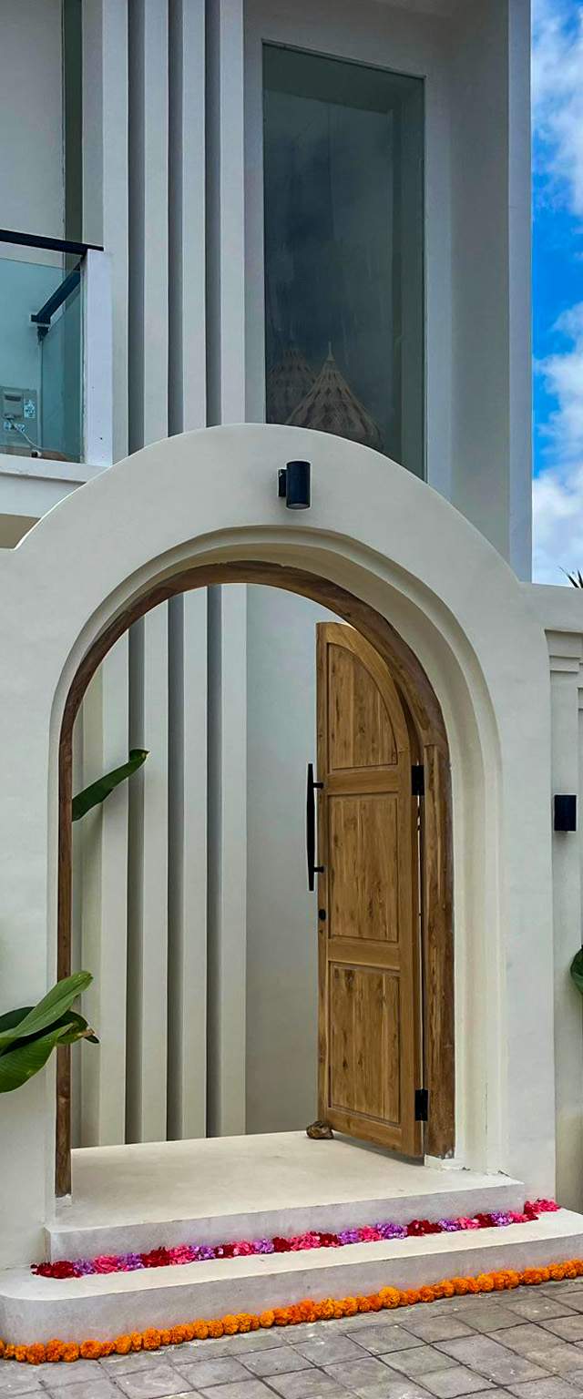 Exclusiva Villa Freehold de 4 Dormitorios en Ungasan con Vistas Panorámicas al GWK — imagen 5