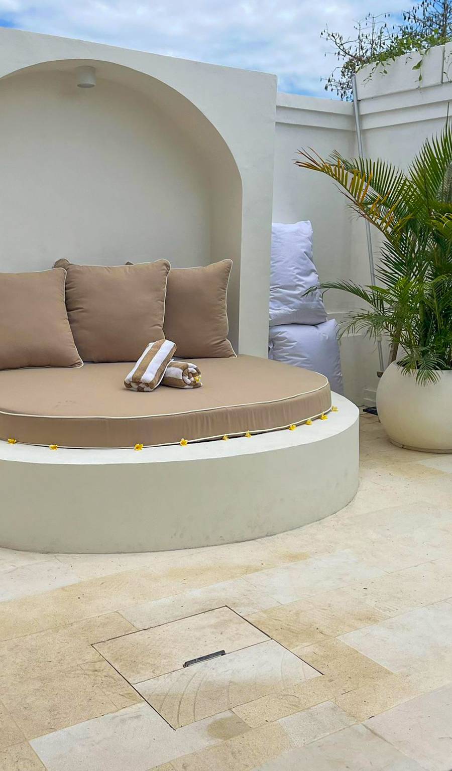 Exclusiva Villa Freehold de 4 Dormitorios en Ungasan con Vistas Panorámicas al GWK — imagen 8