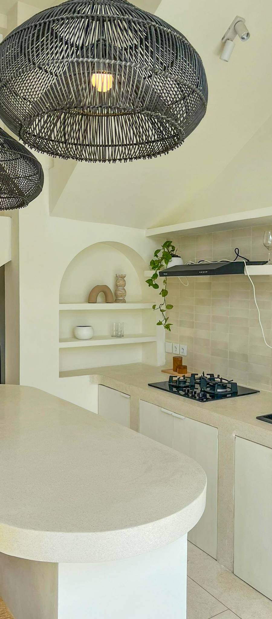 Exclusiva Villa Freehold de 4 Dormitorios en Ungasan con Vistas Panorámicas al GWK — imagen 12