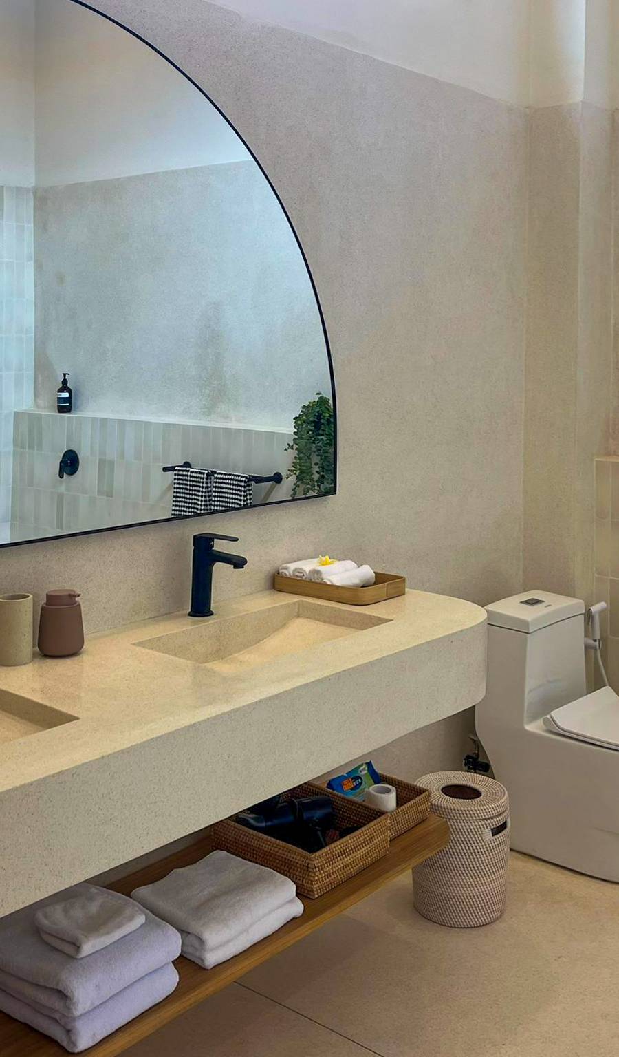 Exclusiva Villa Freehold de 4 Dormitorios en Ungasan con Vistas Panorámicas al GWK — imagen 13