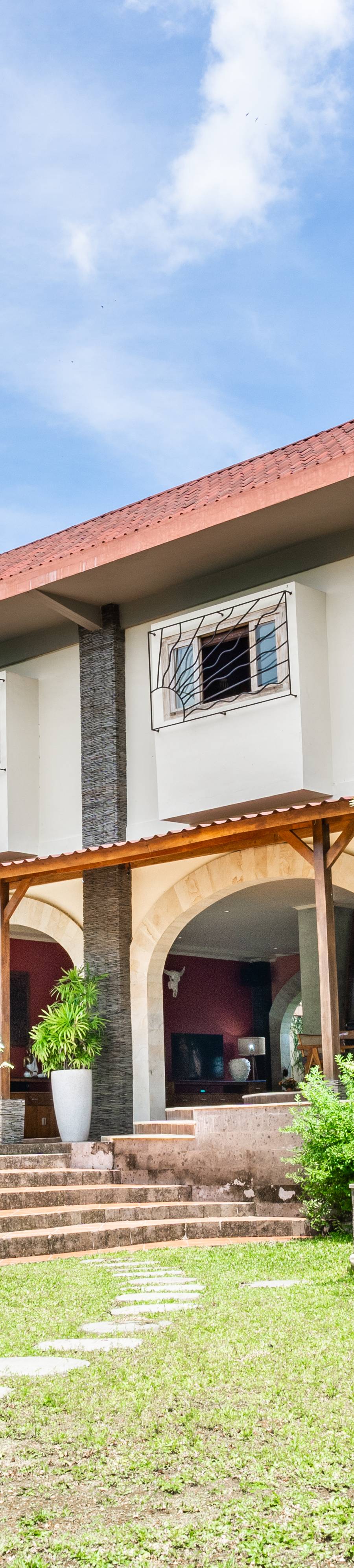 Amplia Villa de 5 Dormitorios con Vistas al Atardecer y Arrozales en Kaba-Kaba — imagen 8