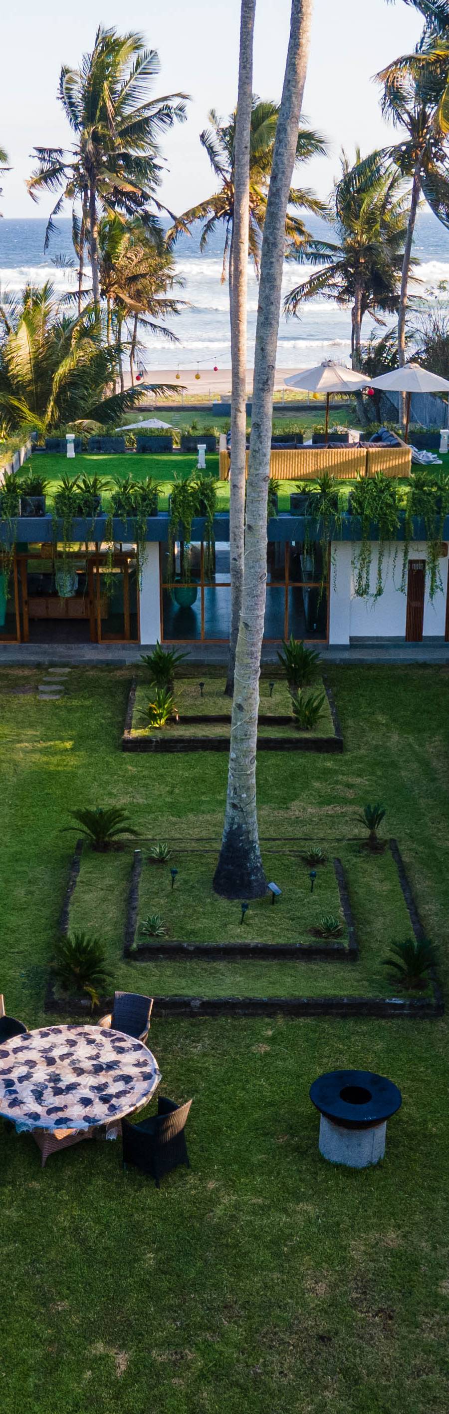 Auténtica Villa Freehold de 6 Dormitorios Frente al Mar en Jembrana — imagen 6