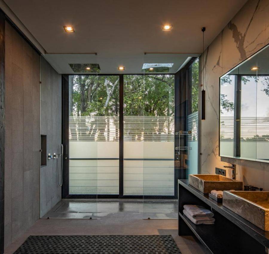Lujosa Villa en Umalas: Serenidad Moderna a Minutos de Canggu y Seminyak — imagen 11