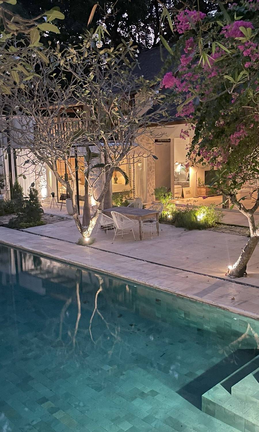 Refugio Tranquilo a Orillas del Río: Tres Villas en el Corazón de Canggu — imagen 8