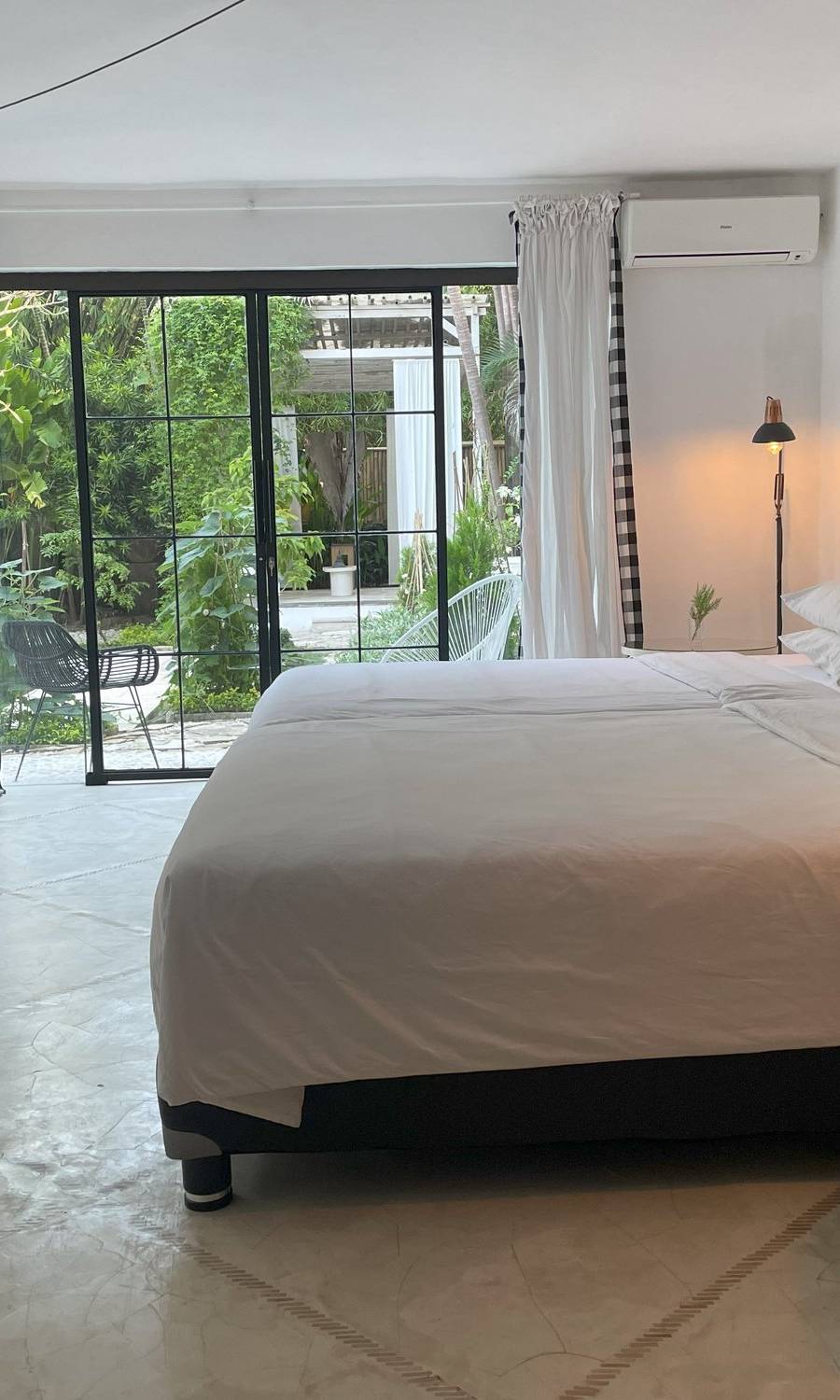 Refugio Tranquilo a Orillas del Río: Tres Villas en el Corazón de Canggu — imagen 11