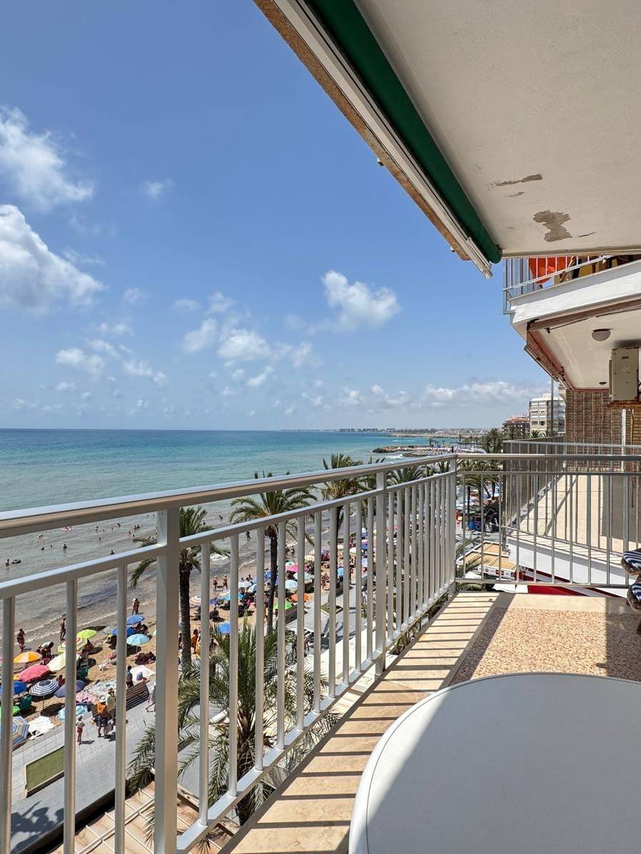 PISO EN LA PLAYA EN TORREVIEJA — imagen 13