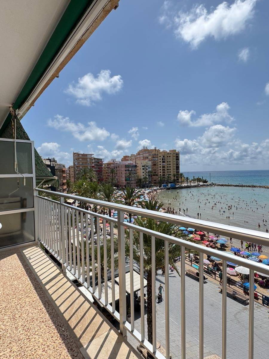 PISO EN LA PLAYA EN TORREVIEJA — imagen 15