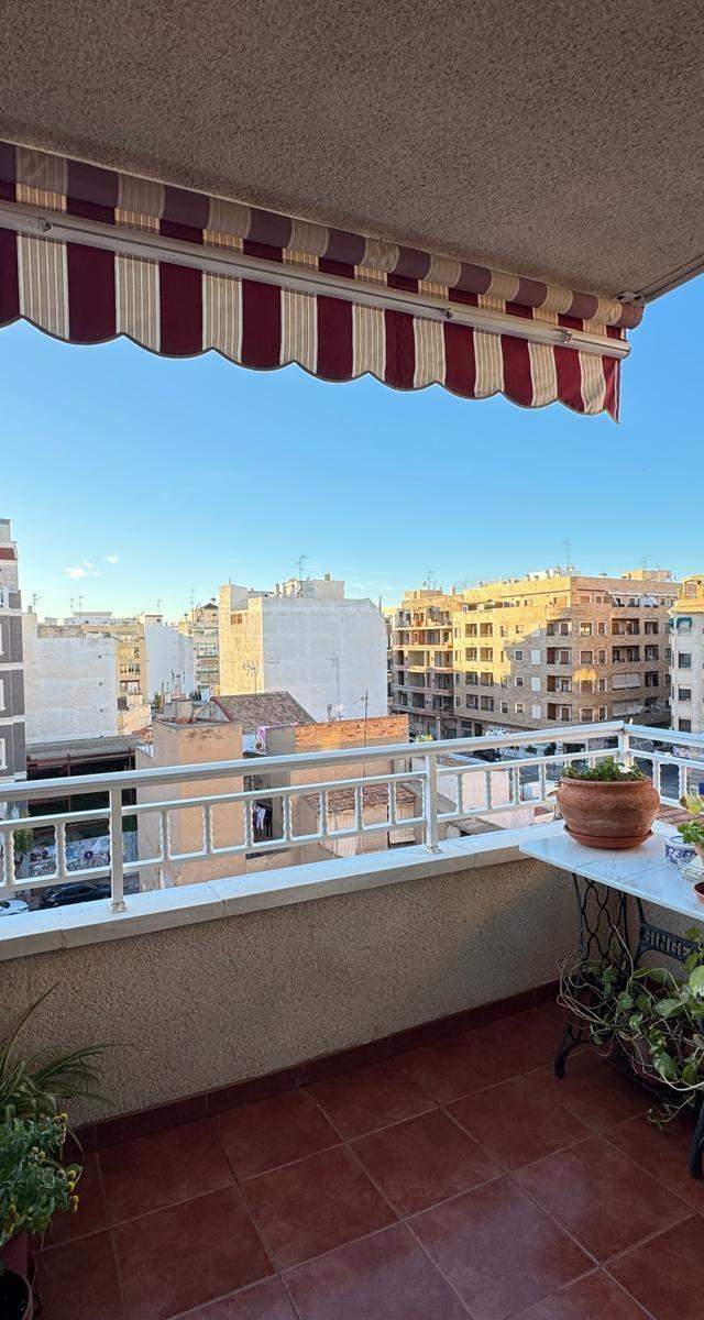 APARTAMENTO REFORMADA A POCOS METROS DE LA PLAYA EN ALICANTE — imagen 4
