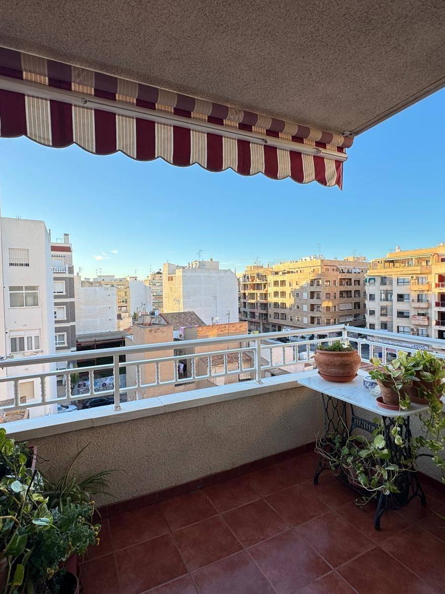 APARTAMENTO REFORMADA A POCOS METROS DE LA PLAYA EN ALICANTE — imagen 4