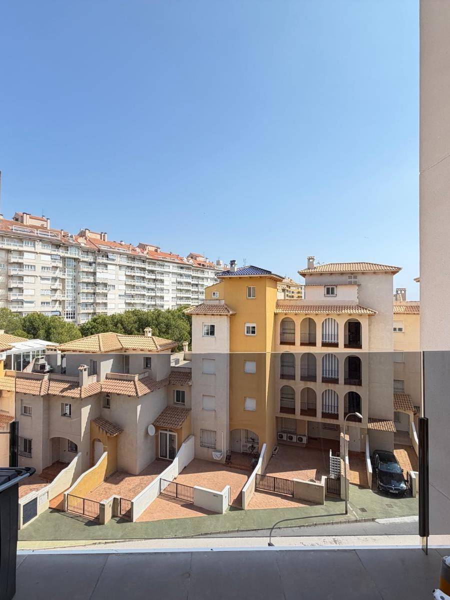APARTAMENTO CON TERRAZA PROPIA EN CAMPOAMOR — imagen 28